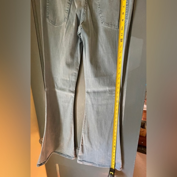 Rare Elie Tahari stretch blue jeans. Size: 12 - Picture 6 of 11